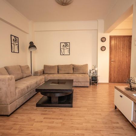 Central Escape Apartment Kalamata Exterior photo