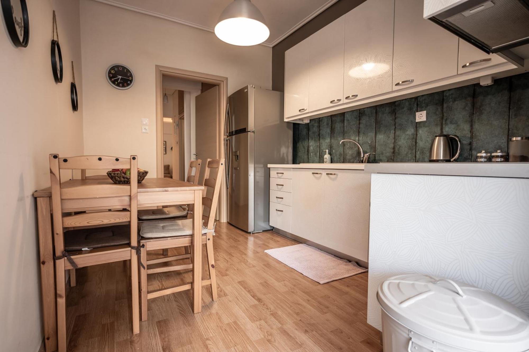 Central Escape Apartment Kalamata Exterior photo