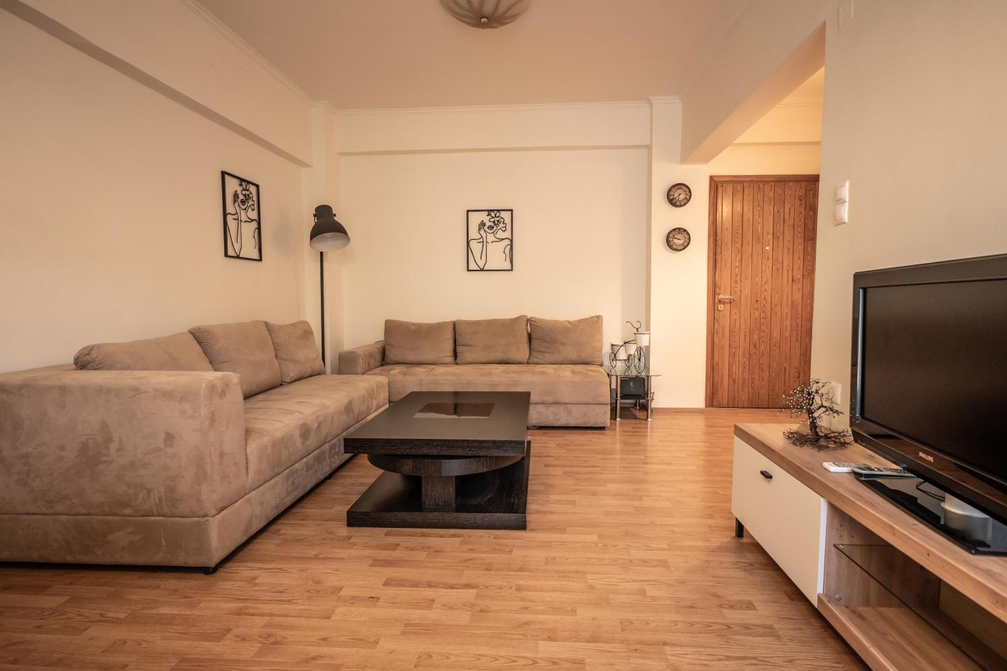 Central Escape Apartment Kalamata Exterior photo